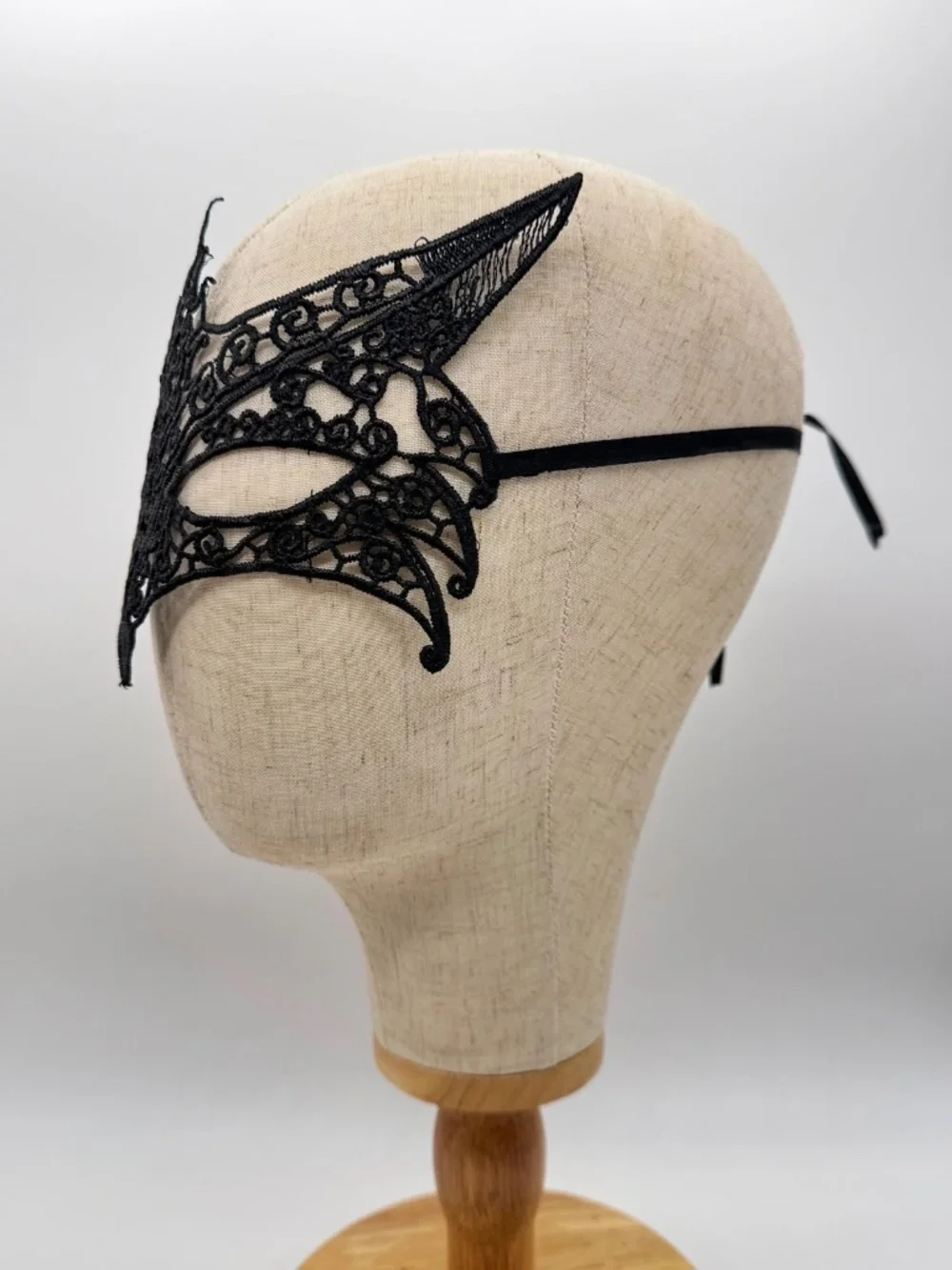 Black Lace Masquerade Mask Fox Crown Gothic Halloween Costume Ball NWOT